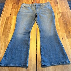 BRAND NEW - Calvin Klein High Rise Wide Flare Jean - NEVER WORN